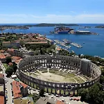 Apartments With A Parking Space Pula - 23290