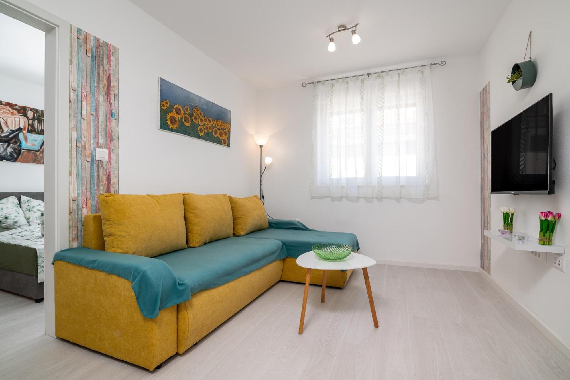 With A Parking Space - 23290 Pula