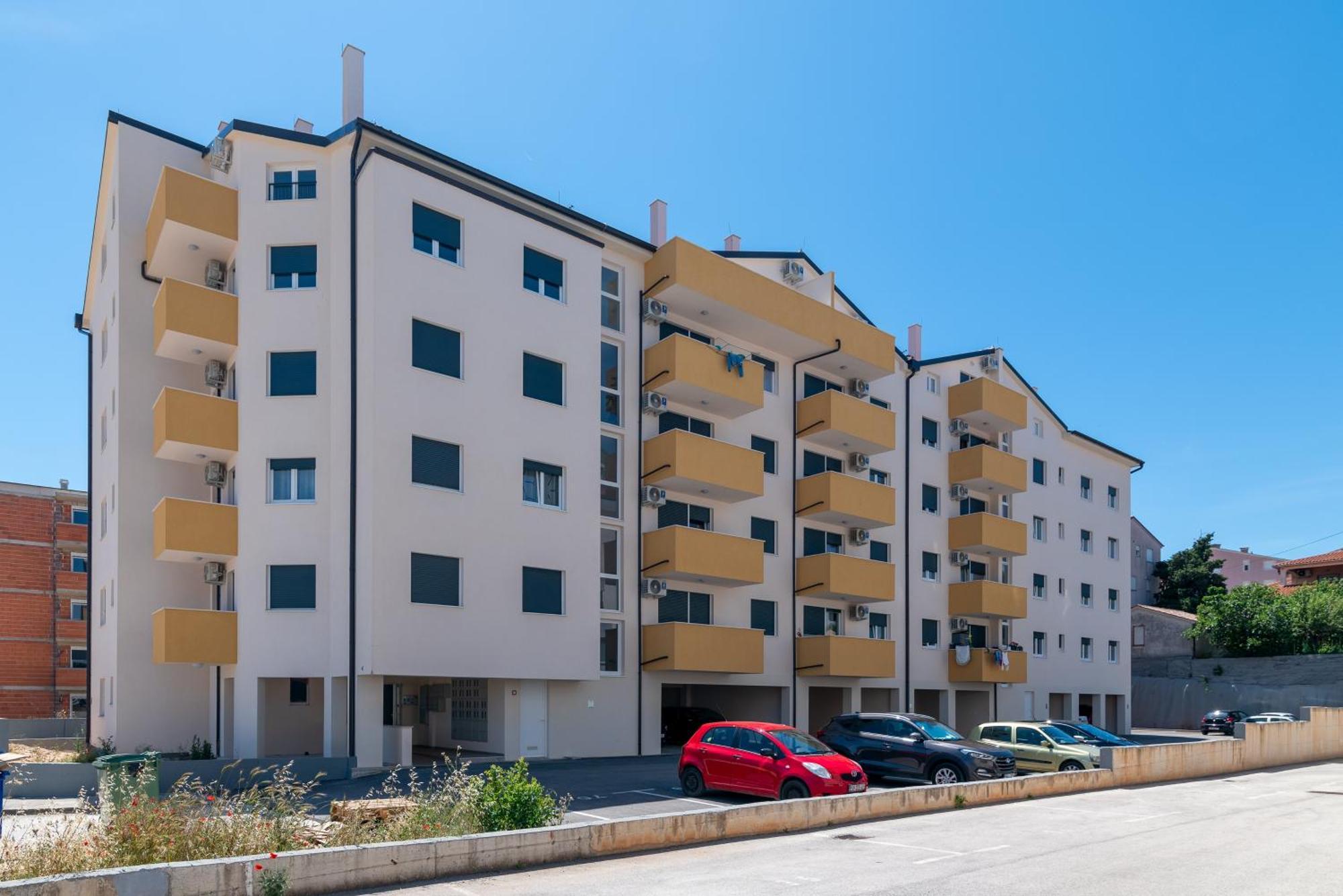 With A Parking Space - 23290 Pula