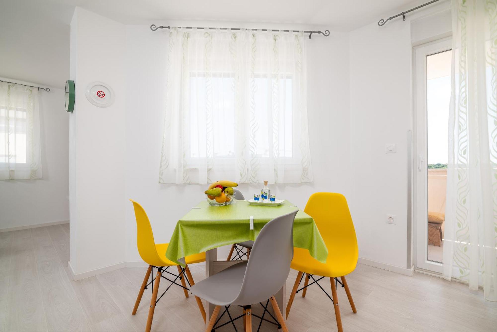 Apartman With A Parking Space - 23290 Pula