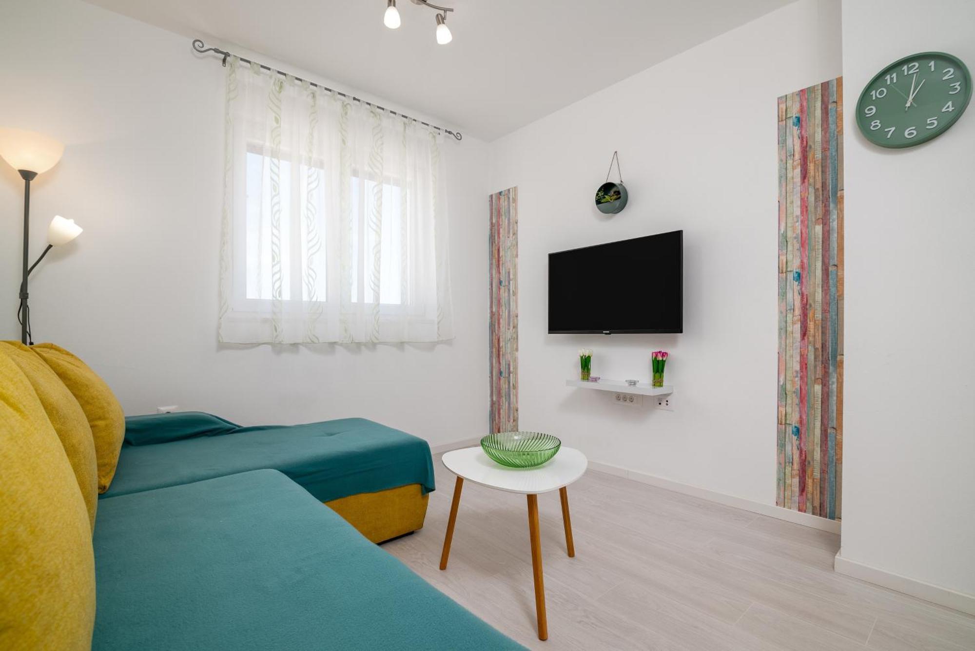 With A Parking Space - 23290 Apartman Pula